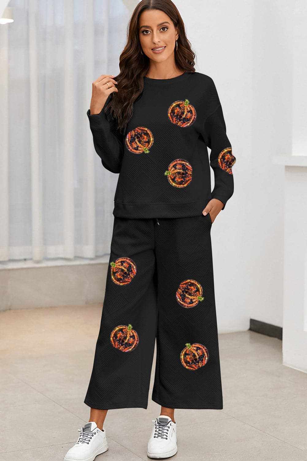 Sparkling pumpkin patch set with pockets for fall season.