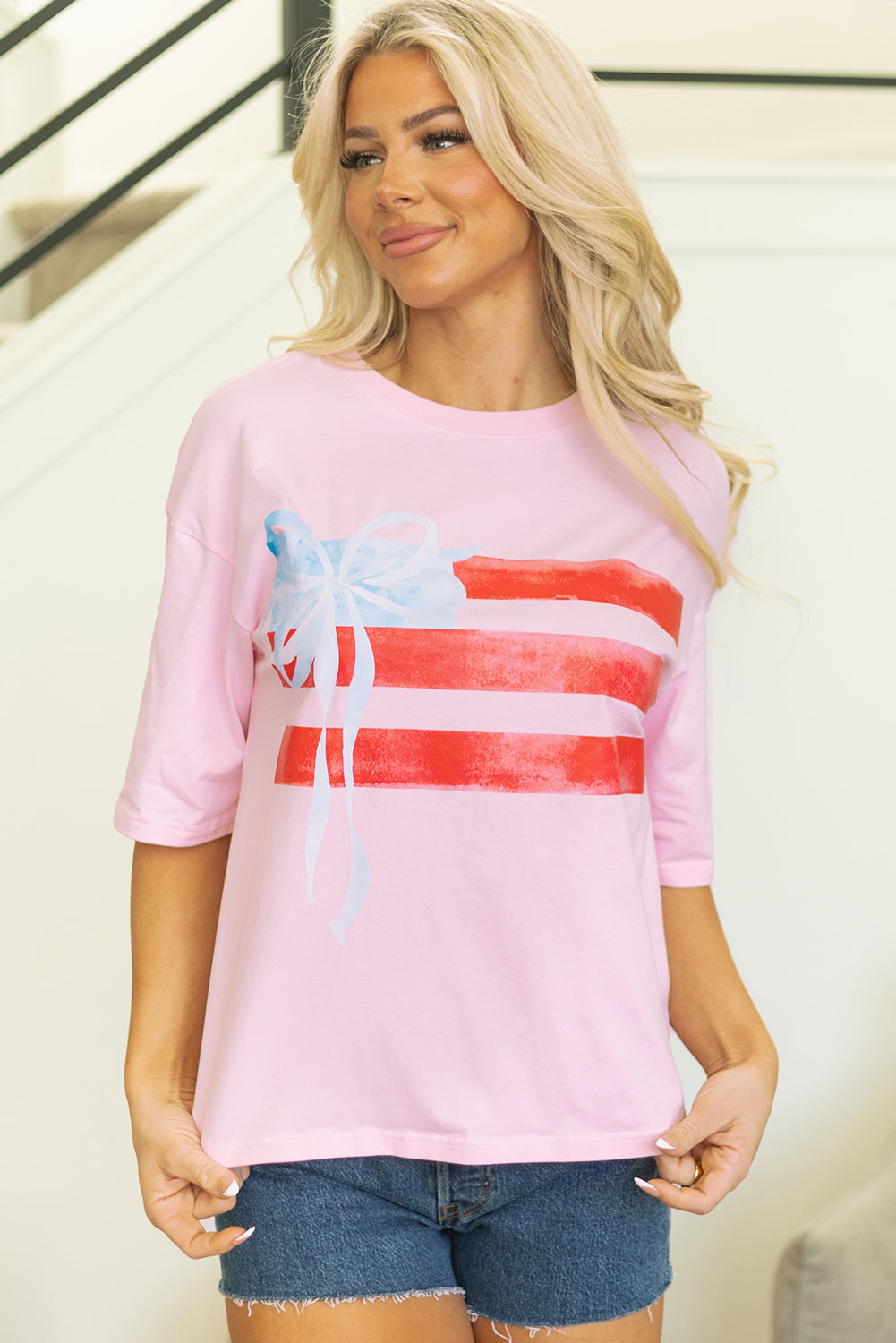 Light Pink Flag Bow Graphic Crewneck Tee for Women