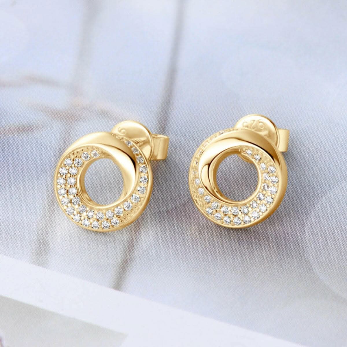925 Sterling Silver Inlaid Moissanite Stud Earrings.