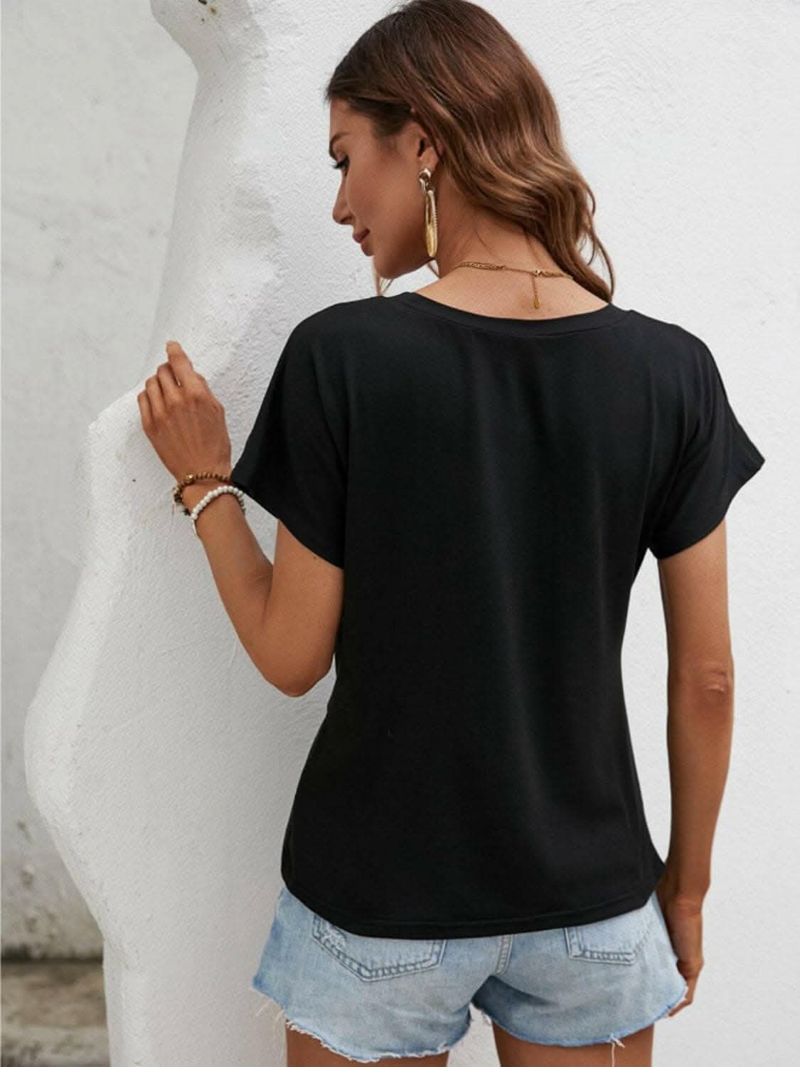 Asymmetric hem round neck tee