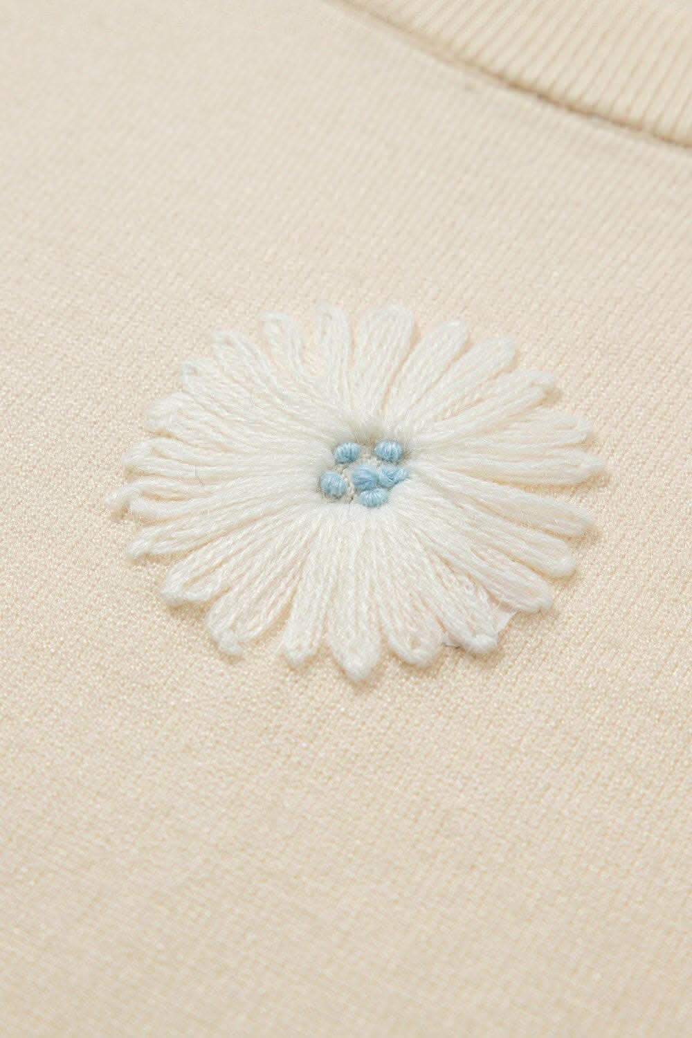 Chic Daisy Knit Top - Soft Fabric - Love Salve