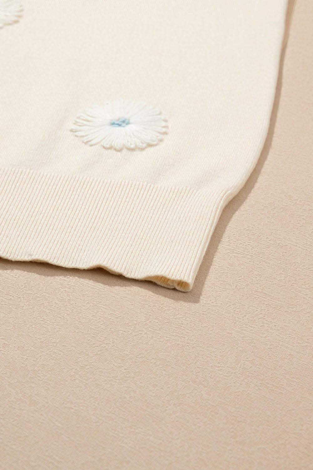 Chic Daisy Knit Top - Soft Fabric - Love Salve