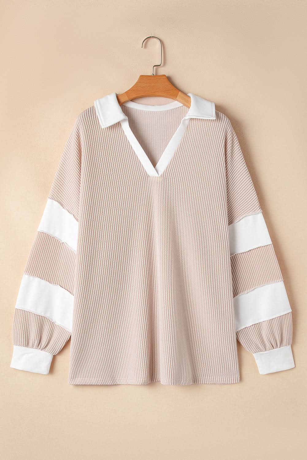 Chic colorblock v-neck top with slits - Love Salve