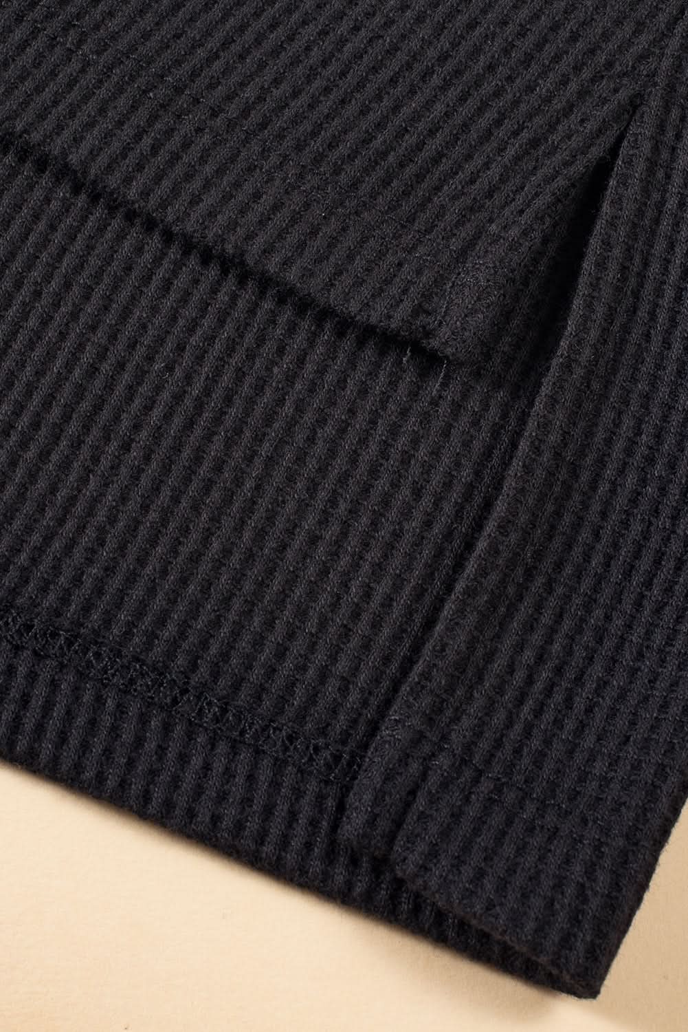Chic plus-size black crinkle top - Love Salve