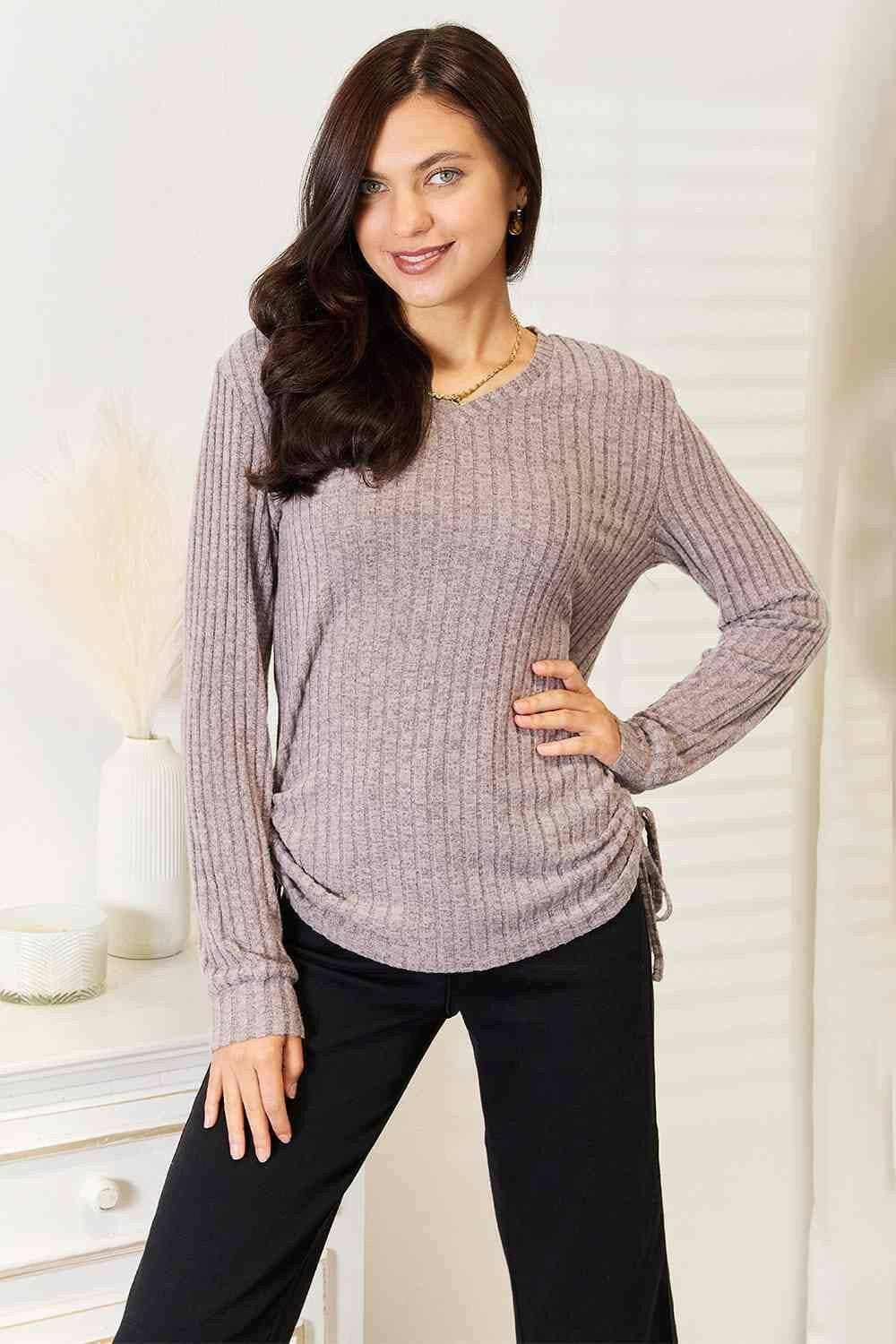 Chic ribbed top with drawstring