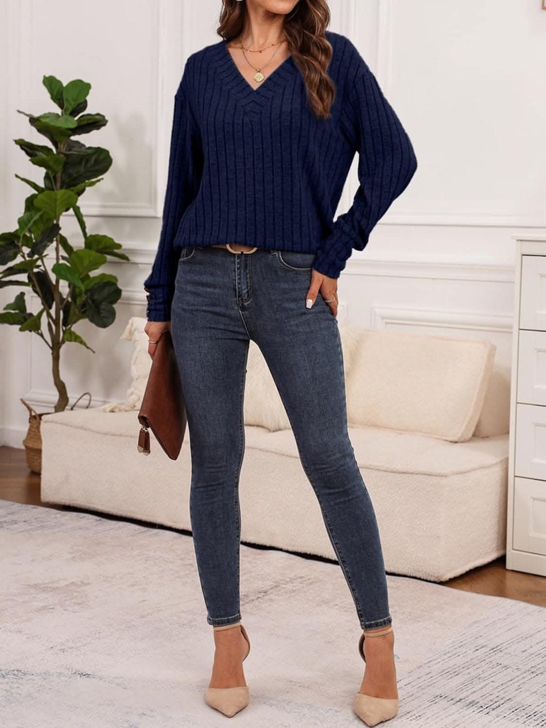 Chic ribbed v-neck tee with buttons - Love Salve