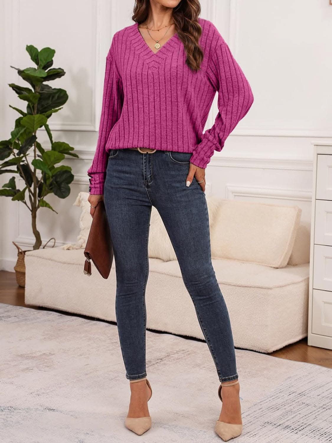 Chic ribbed v-neck tee with buttons - Love Salve