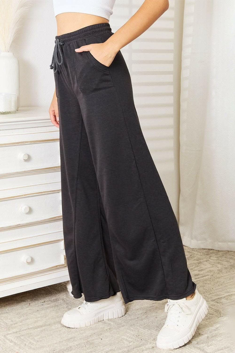 Chic wide-leg trousers with pockets - Love Salve