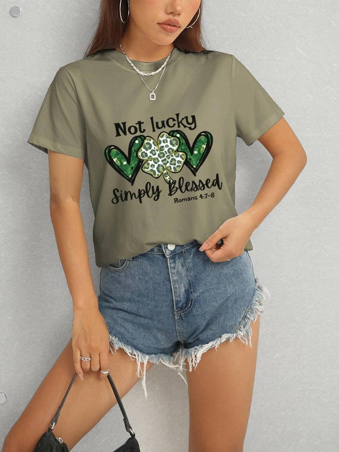 Clover charm short sleeve tee