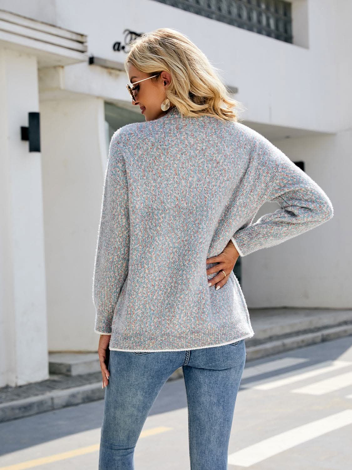 Cozy v-neck cardigan with pockets