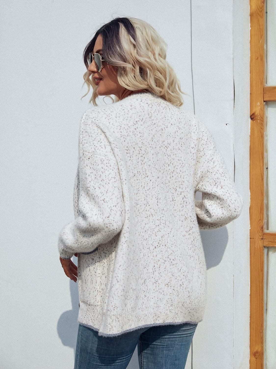 Cozy v-neck cardigan with pockets