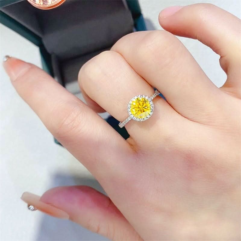 Elegant Moissanite Ring - 1 Carat - Love Salve