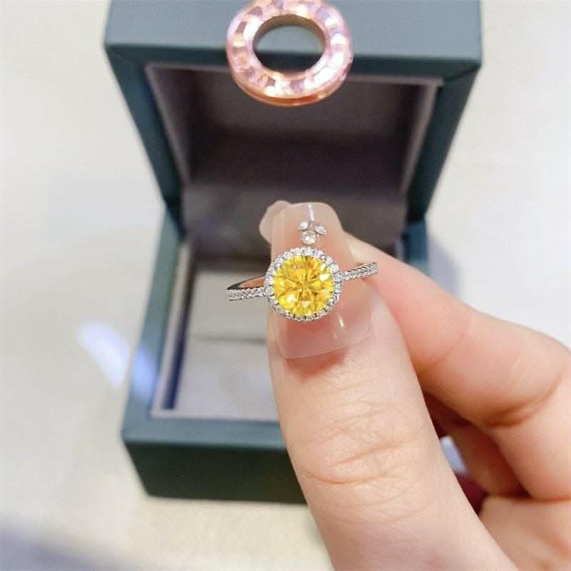Elegant Moissanite Ring - 1 Carat - Love Salve