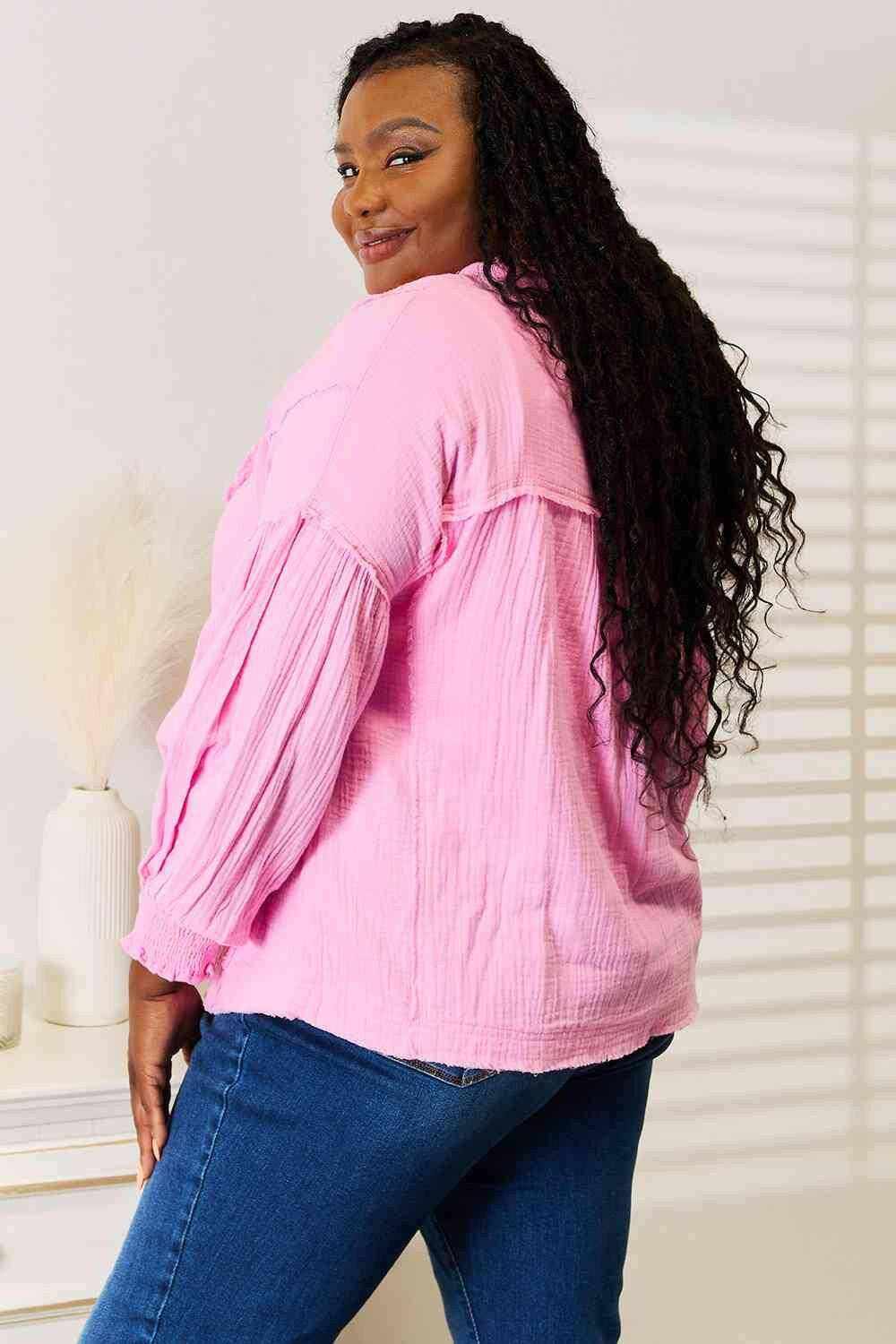 Elegant cotton blouse with notched neck
