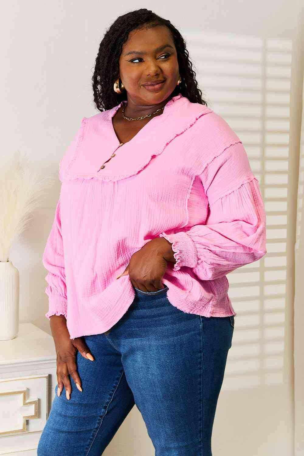 Elegant cotton blouse with notched neck