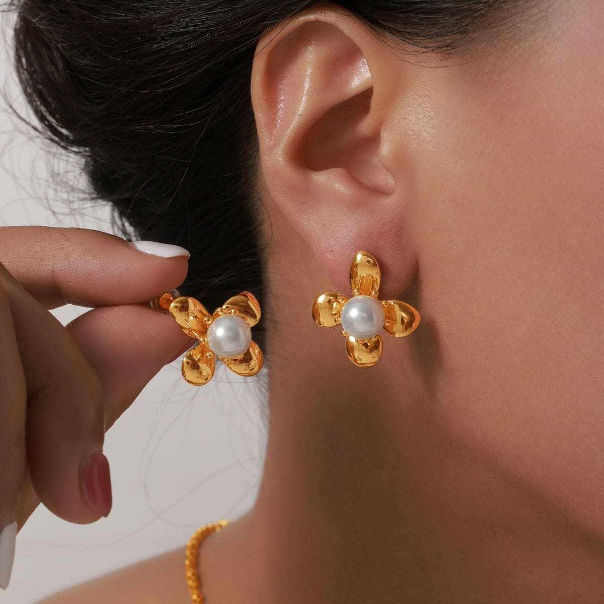 Elegant floral titanium earrings - Love Salve