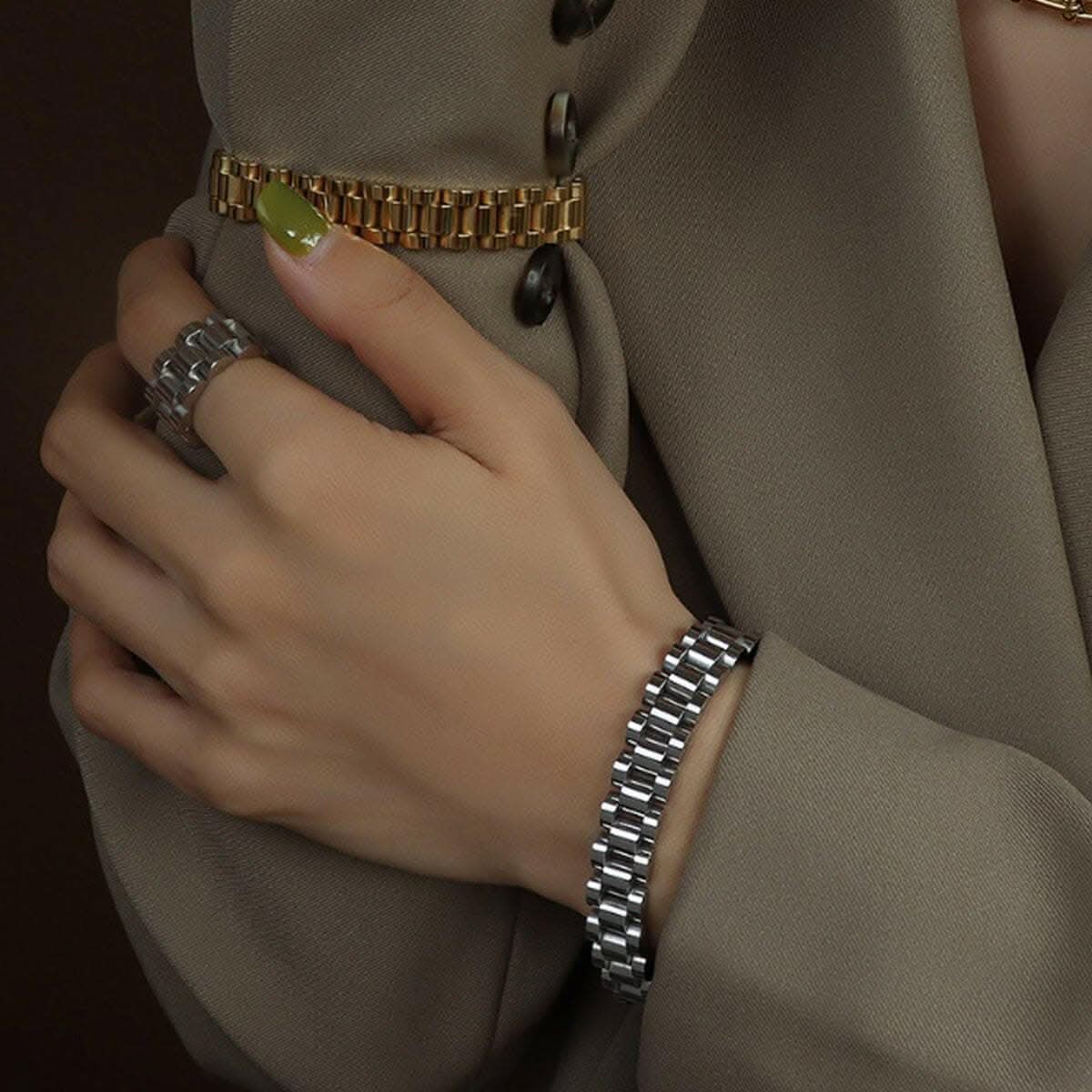 Elegant gold-plated titanium bracelet