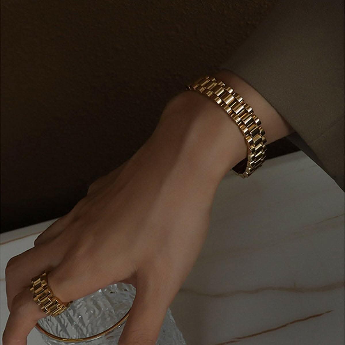 Elegant gold-plated titanium bracelet