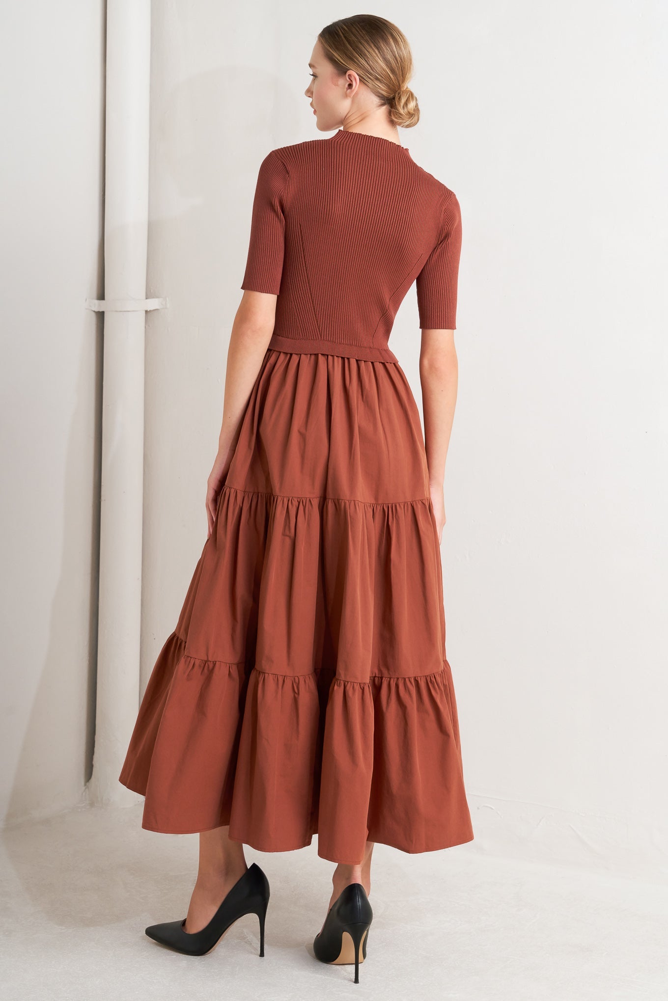 SANDSTONE STORY SWEATER WOVEN MIDI DRESS