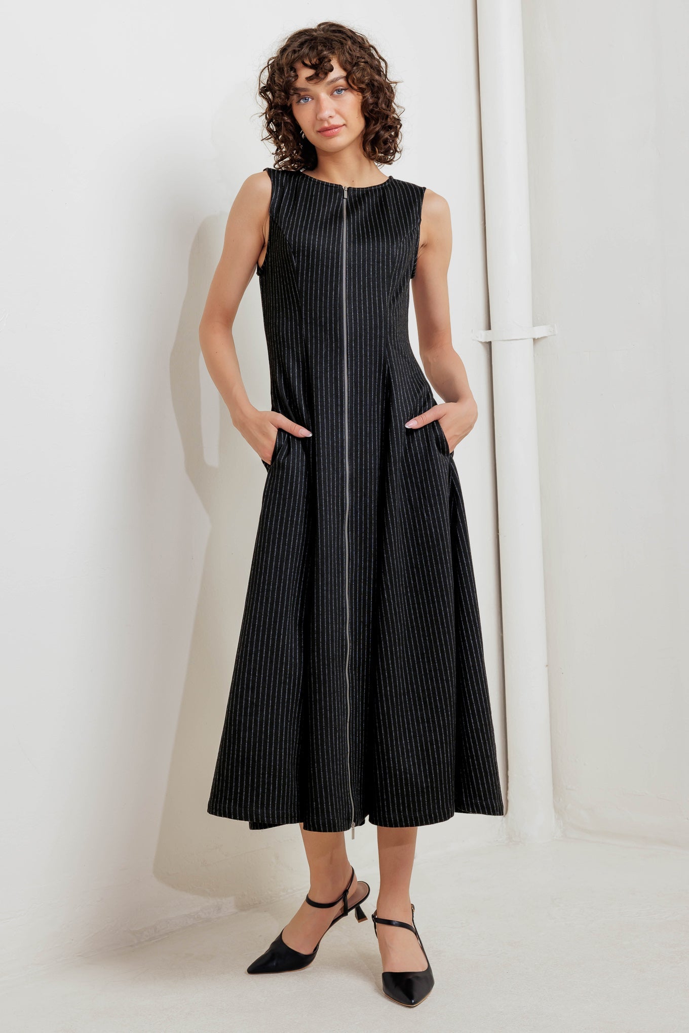 URBAN FRAME WOVEN MIDI DRESS Flying Tomato