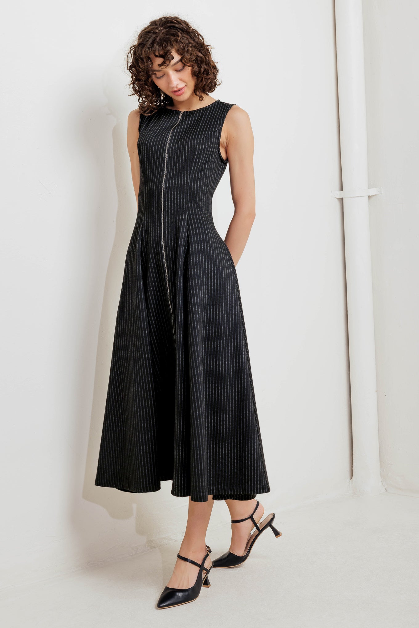 URBAN FRAME WOVEN MIDI DRESS Flying Tomato