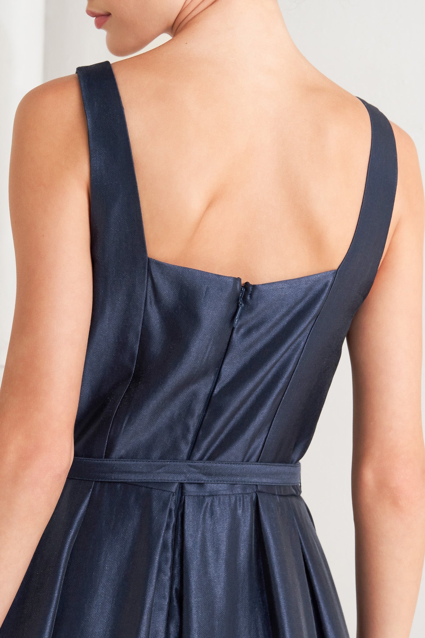 FEMME SILHOUETTE WOVEN MIDI DRESS