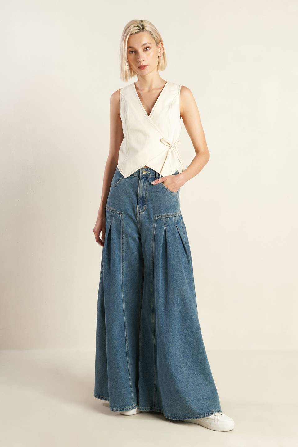 WATCHING THE WIND WOVEN VEST Flying Tomato