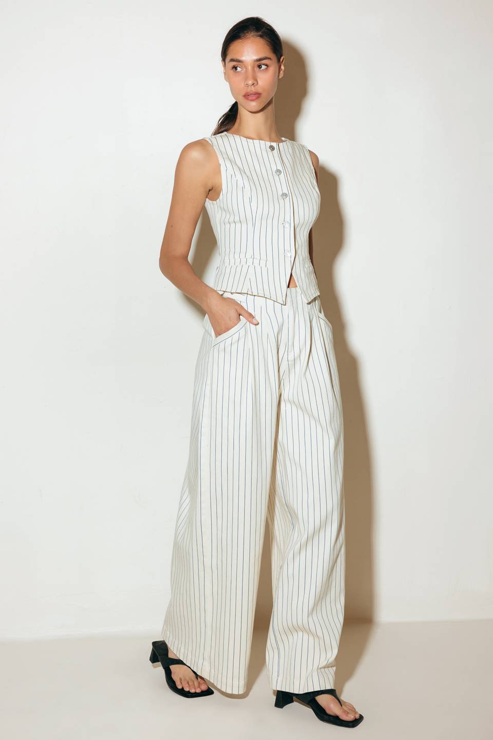 COFFEE RUN STRIPED WOVEN VEST