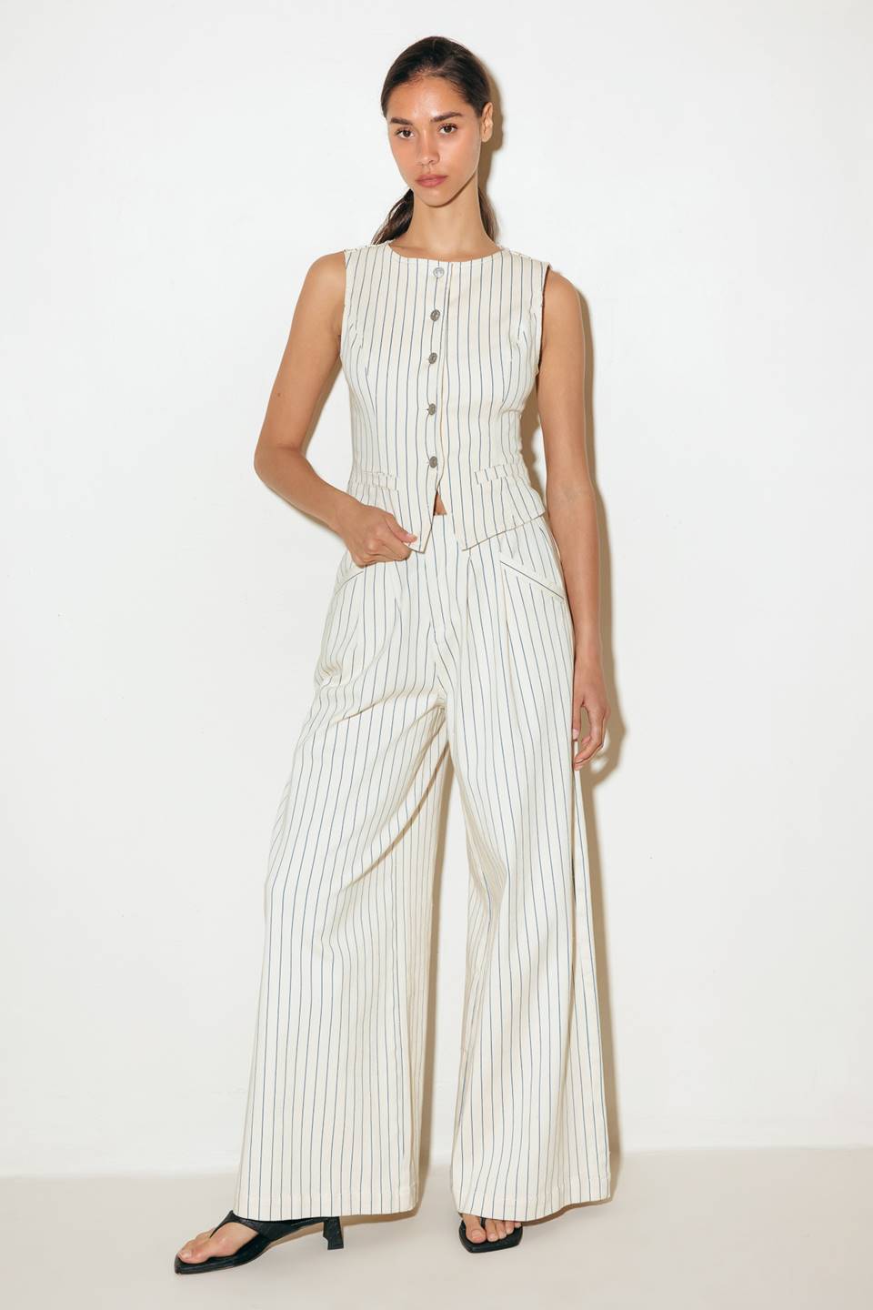 COFFEE RUN STRIPED WOVEN VEST