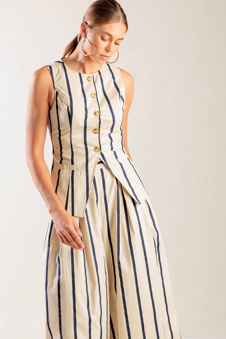 HERE AND NOW WOVEN VEST Flying Tomato