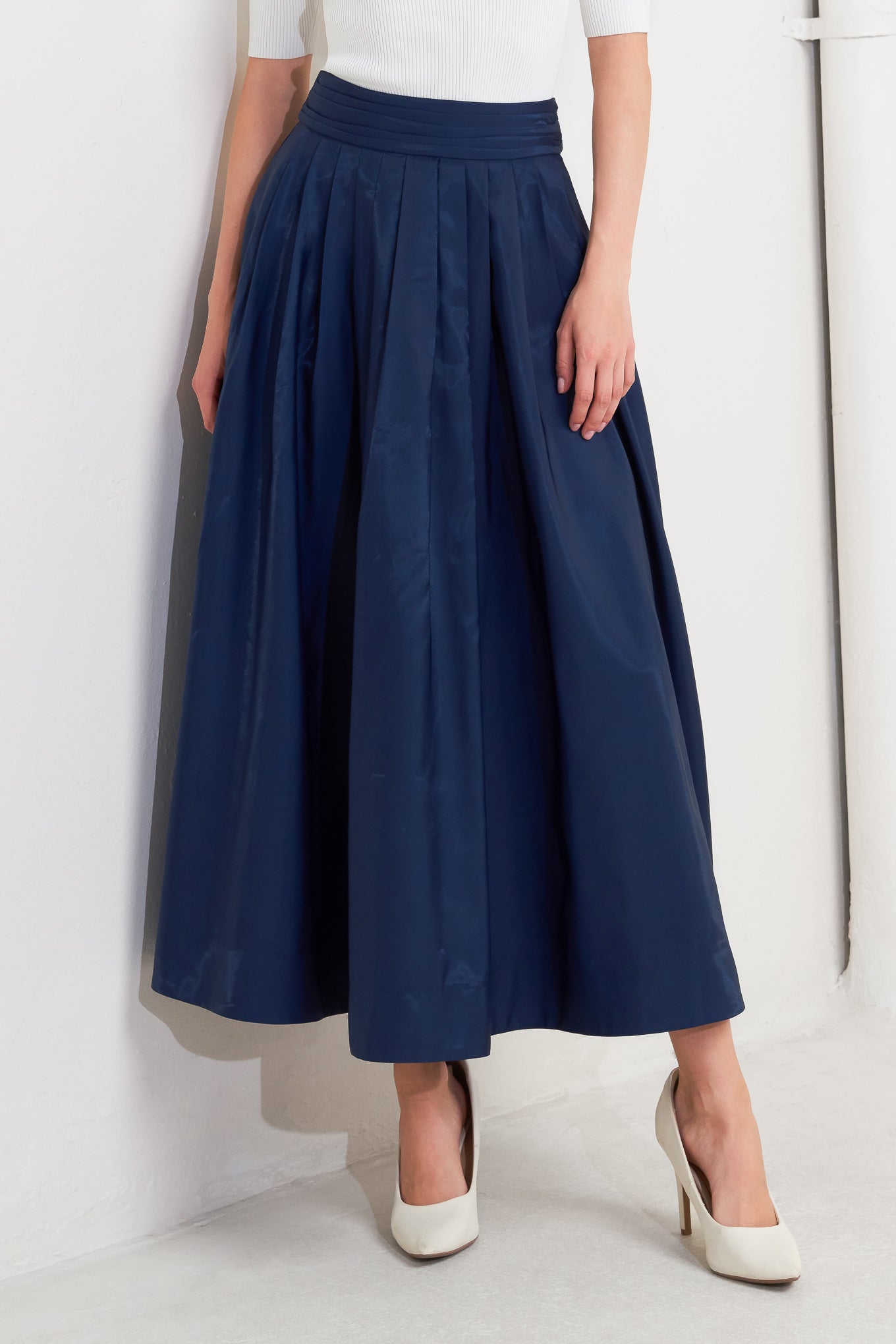 LUXE FLARE WOVEN PLEATED MINI SKIRT