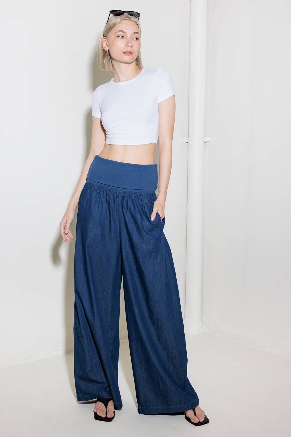 WALK EASY IN INDIGO DENIM PANTS