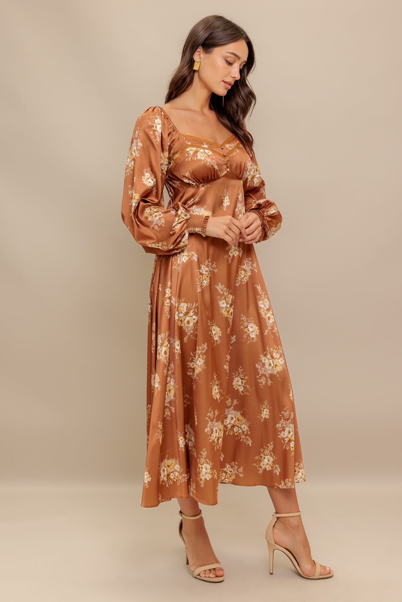 Caramel Sunset Woven Midi Dress With Sweetheart Neckline