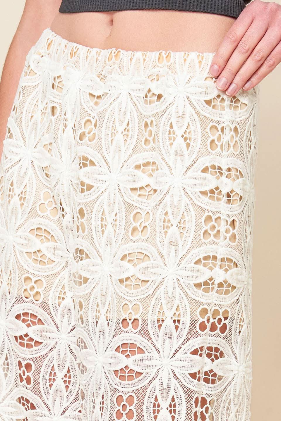 MEMORABLE FLIRT WOVEN LACE PANTS