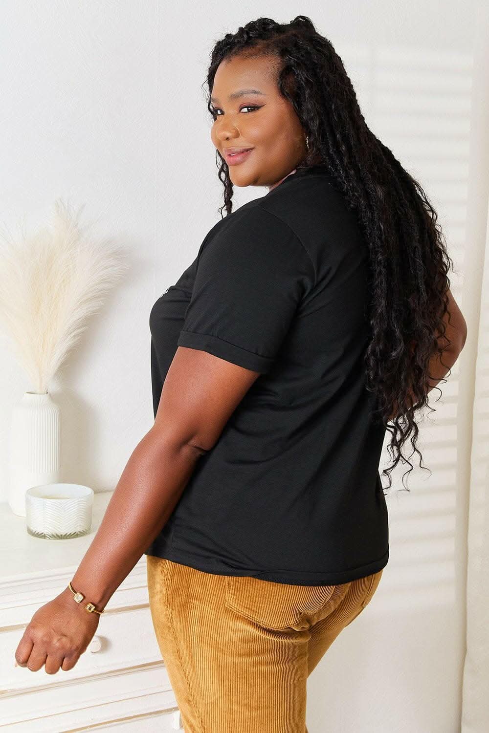Love Letter Print Round Neck T-Shirt with a Chic Twist - Love Salve