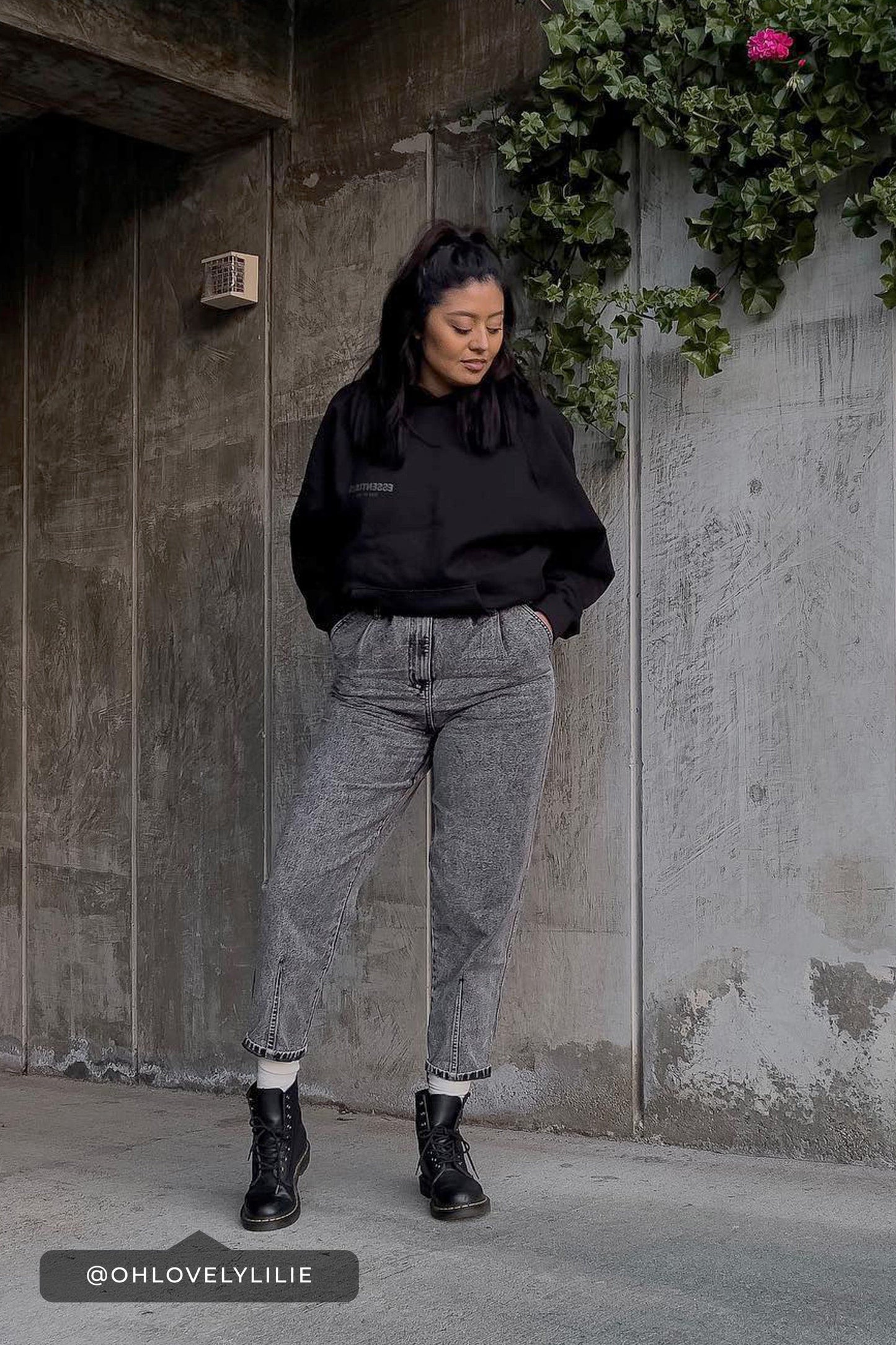 Women's Pleated Mom Jeans - Love Salve