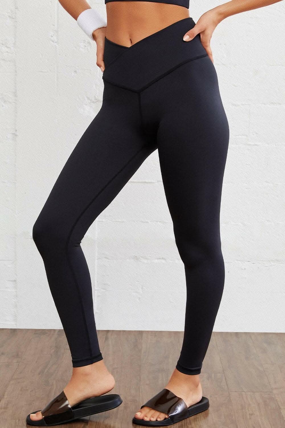 Sleek athletic leggings with wide band - Love Salve