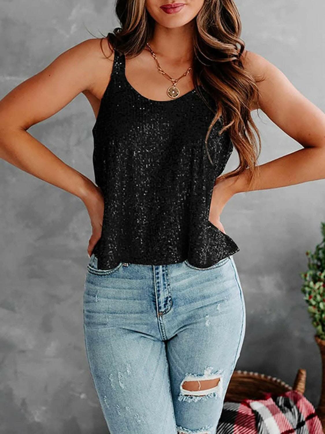 Sleeveless sequin blouse - chic style