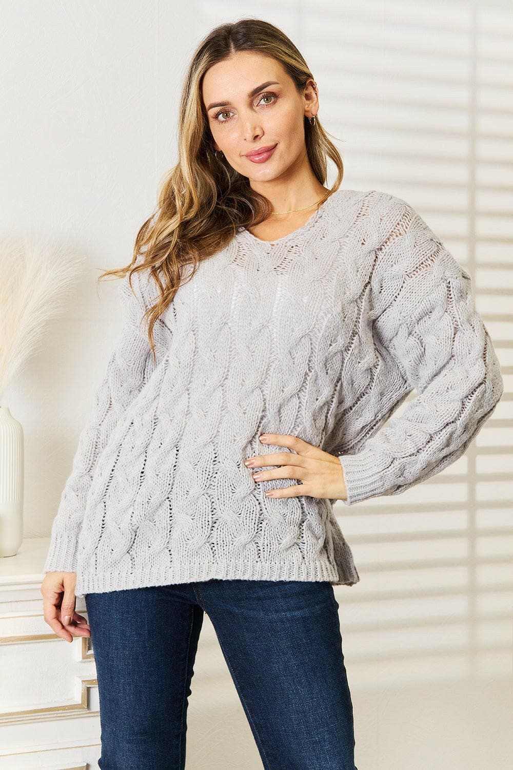 Snug cable-knit hooded pullover - Love Salve