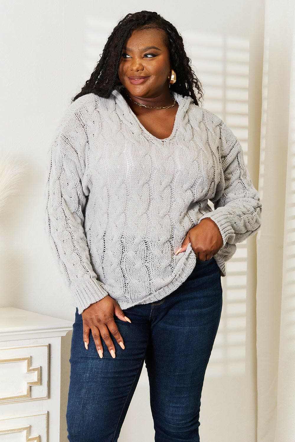 Snug cable-knit hooded pullover - Love Salve