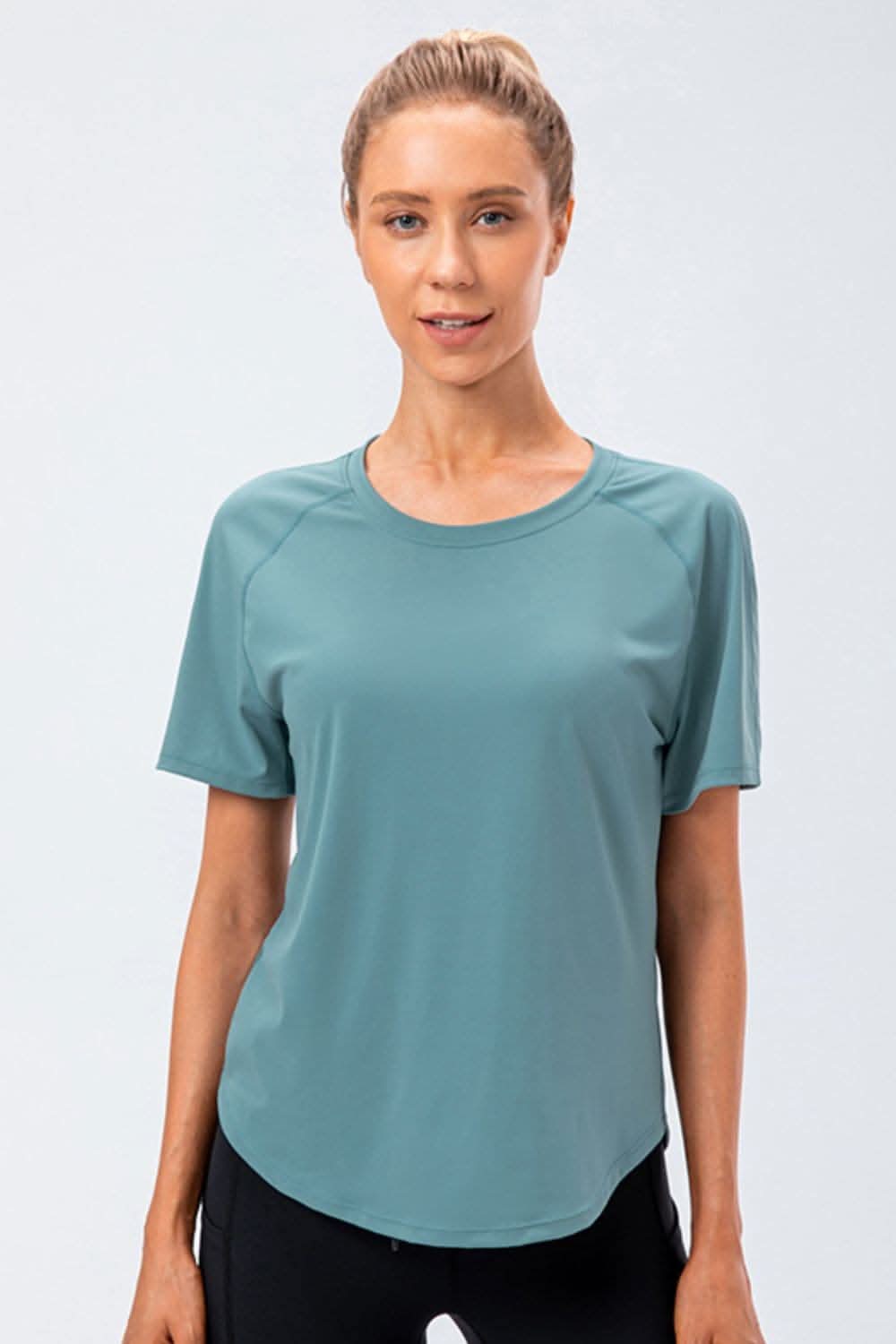 Sporty active tee with raglan sleeves