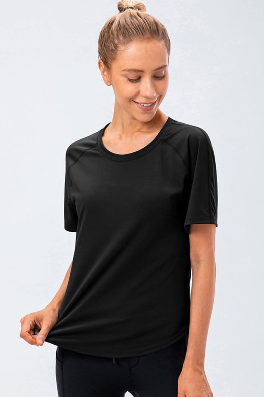Sporty active tee with raglan sleeves
