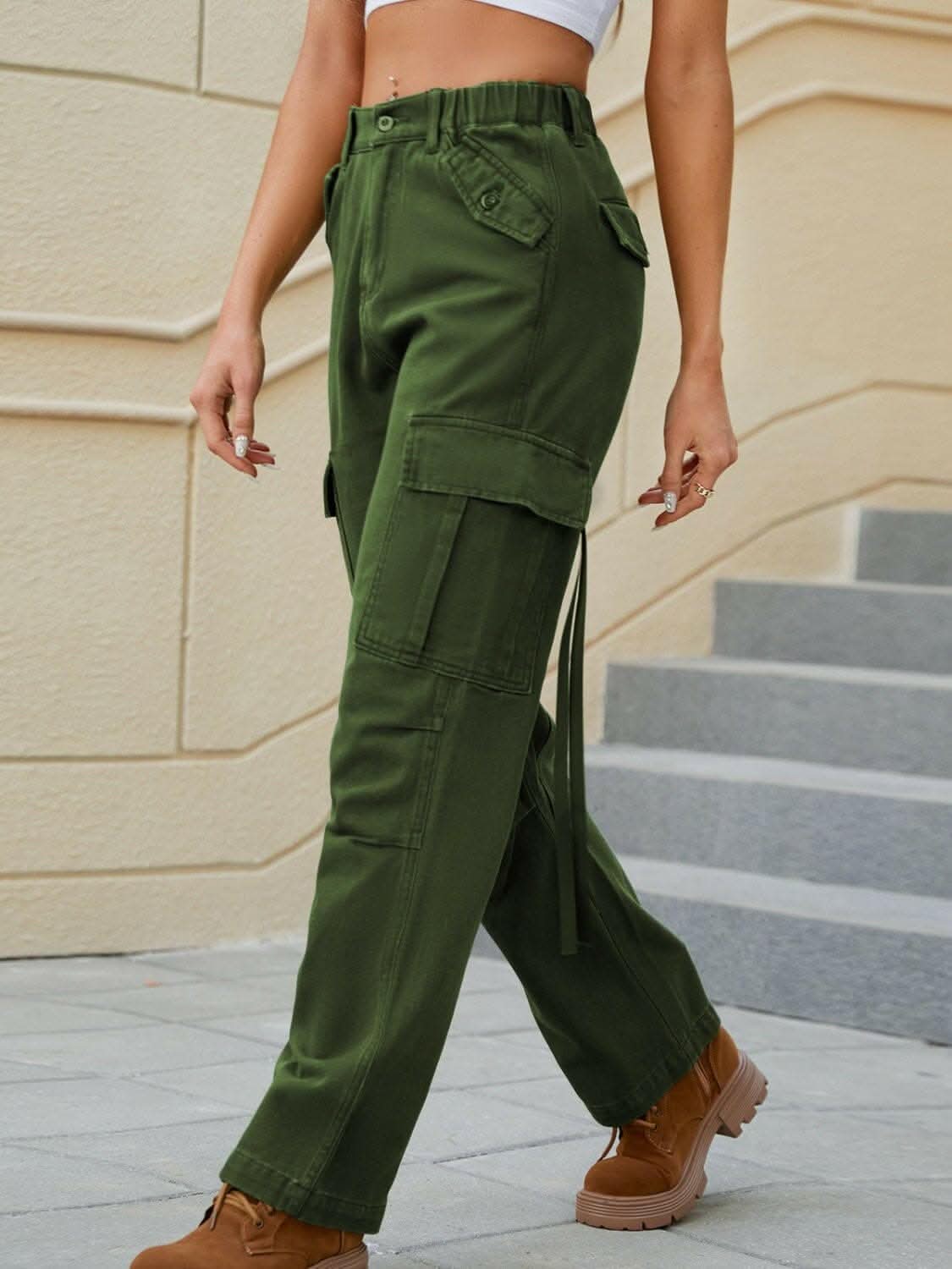 Straight leg jeans with pockets