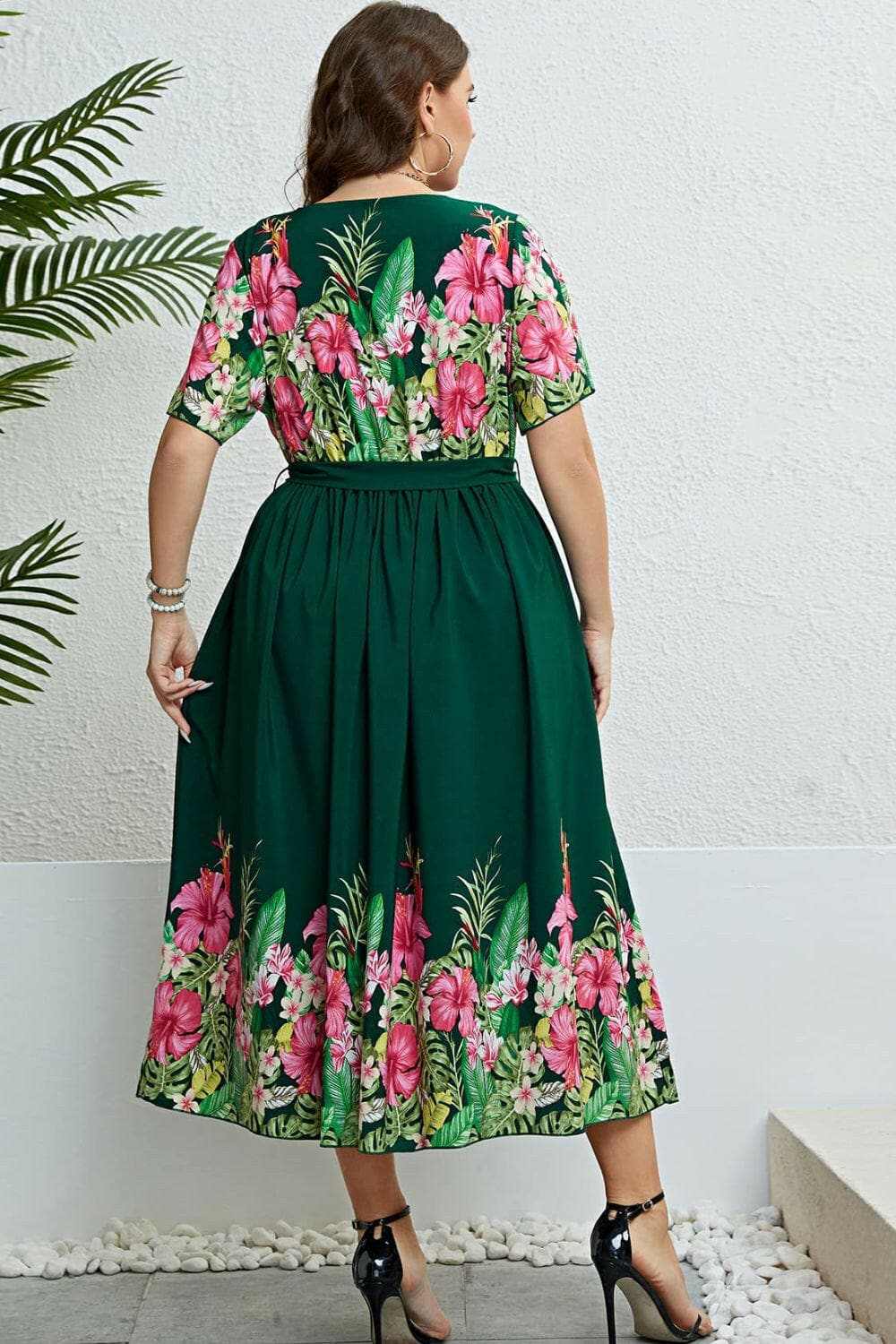 Floral Tie-Waist Round Neck Dress.