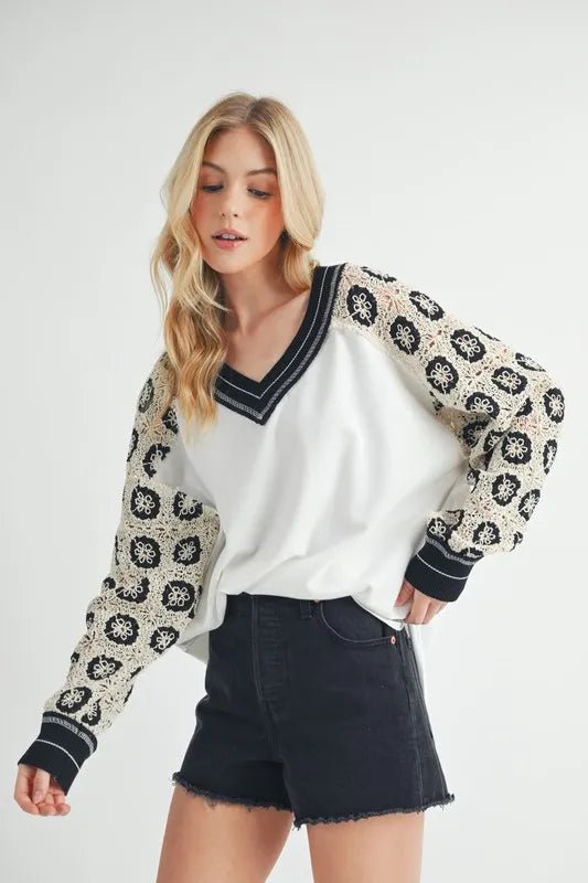 Aemi+Co Crochet Contrast Stitching V Neck Top for Women - Love Salve