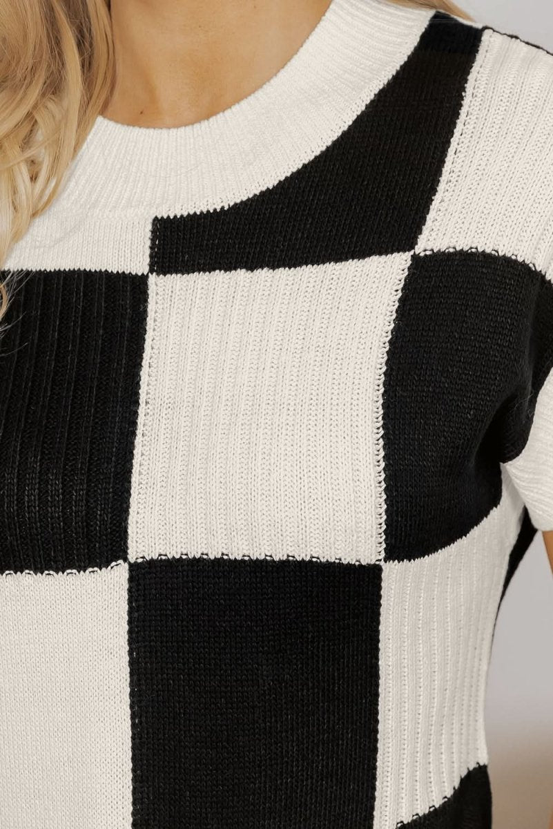Black Checkered Color Block Crew Neck Short Sleeve Sweater - Love Salve