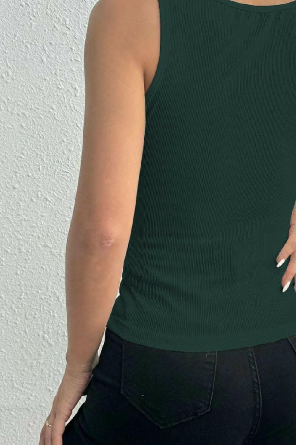 Lace Embellished Square Neck Tank TopLace Embellished Square Neck Tank Top
Experience a blend of elegance and comfort with our Lace Embellished Square Neck Tank Top:
Intricate Lace Detailing: EmbraLove Salve Lace Embellished Square Neck Tank TopColor