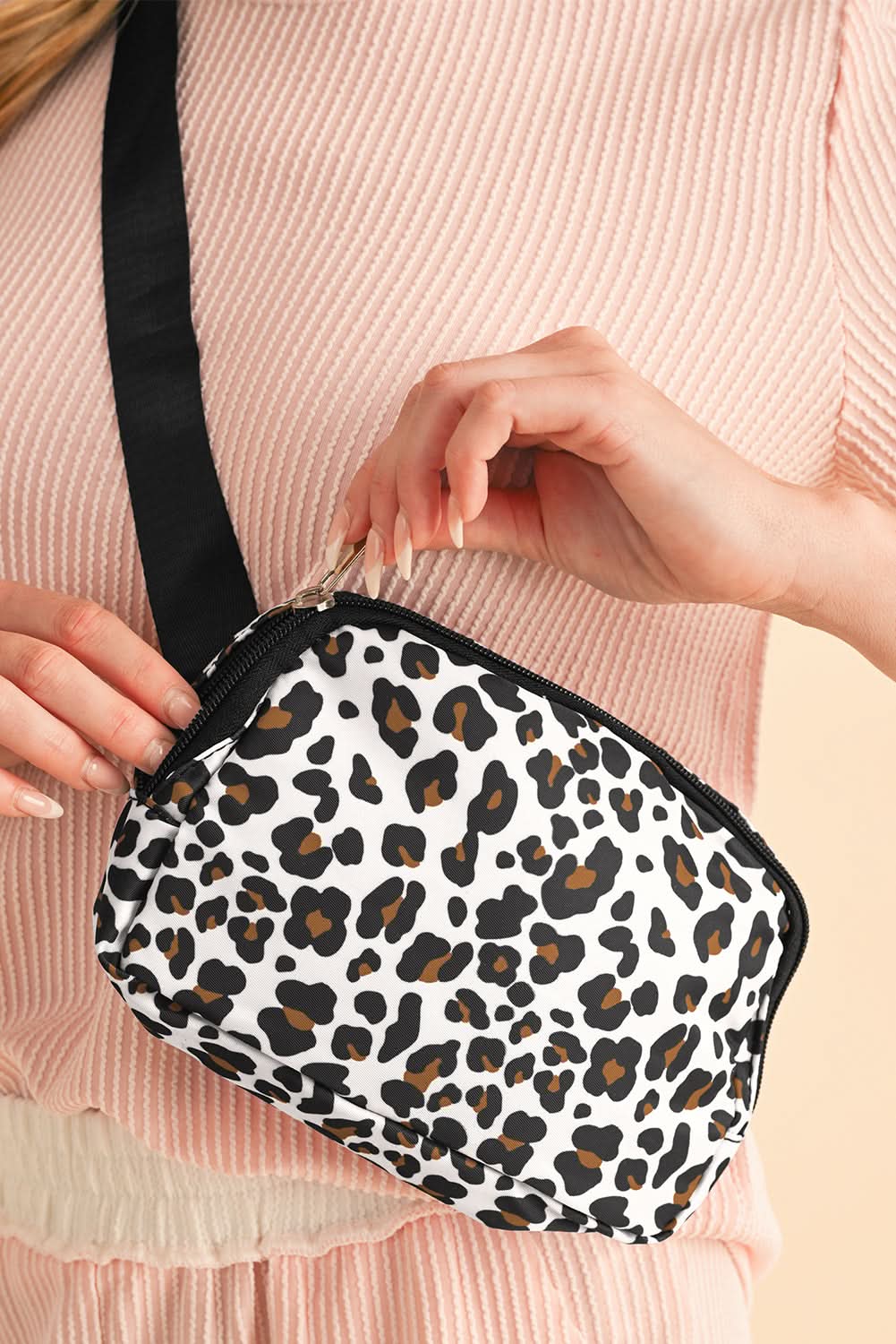 Chic white cheetah crossbody bag - Love Salve
