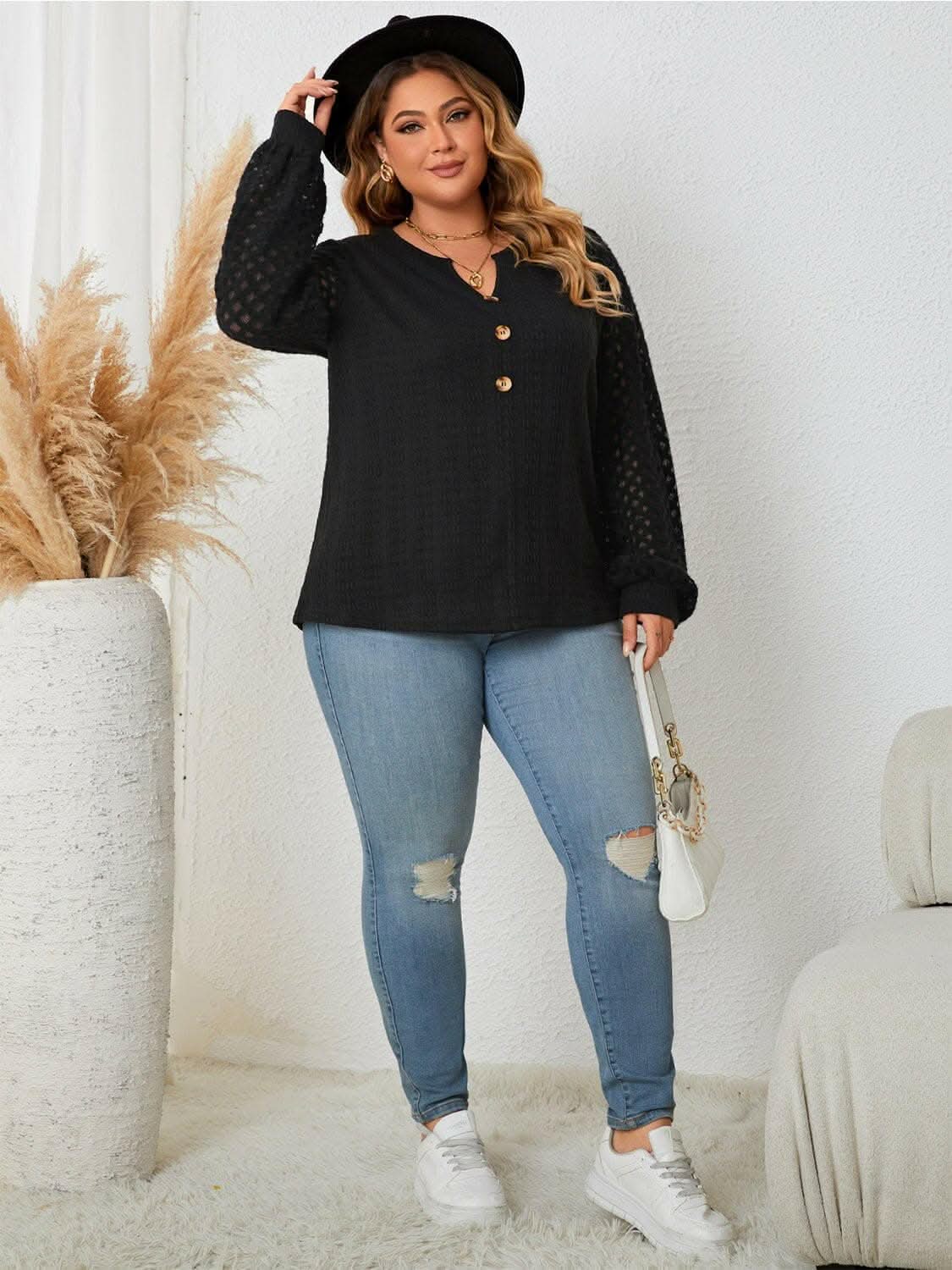 Openwork Plus Size Sheer Button-Up BlouseUpgrade Your Wardrobe with Style: Openwork Plus Size Sheer Button-Up Blouse
Elevated Sheer Elegance: Embrace sophistication with a sheer button-up blouse that exLove Salve Size Sheer Button-plus