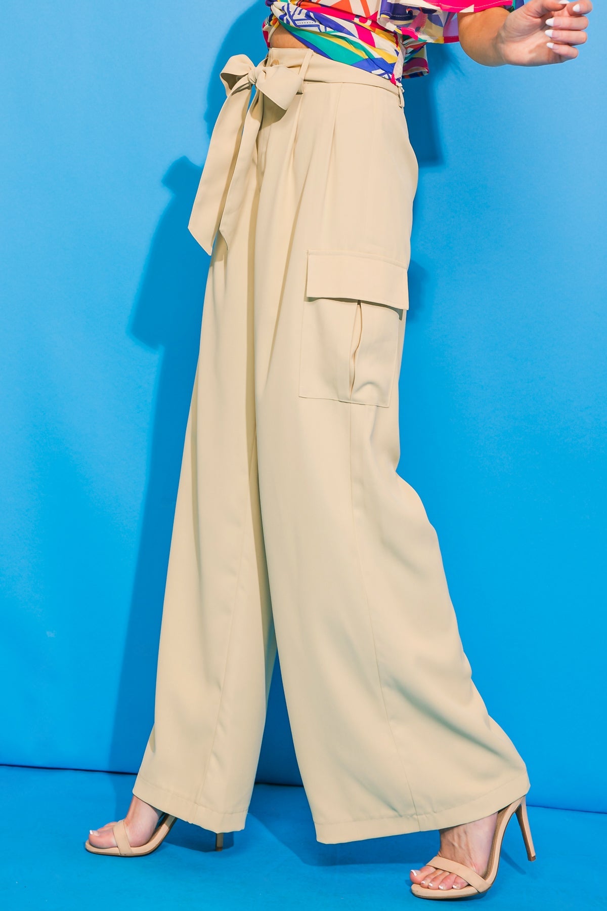 A Good Woman Woven Pants With Front Closure Cargo Pocket